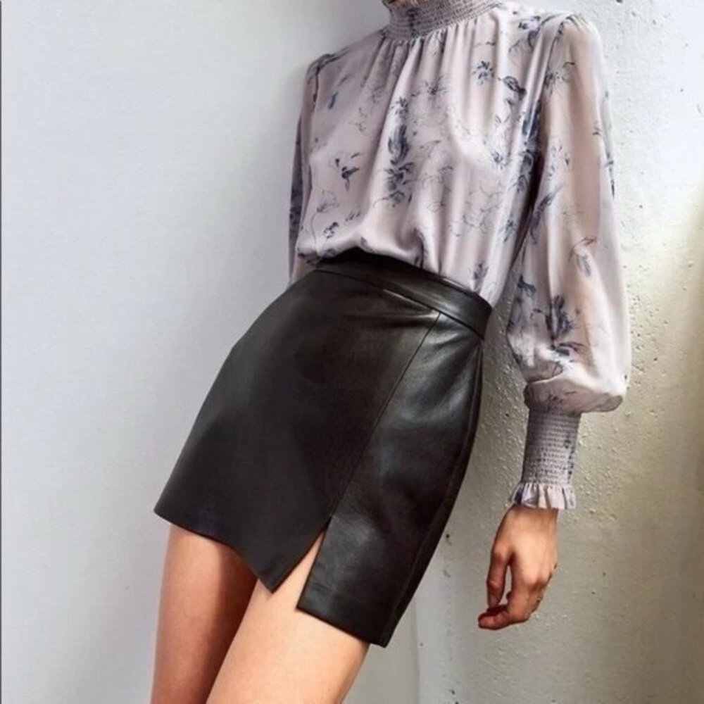 Aritzia Wilfred Patio Mini Skirt Vegan Black Leather Side Slit Size 10